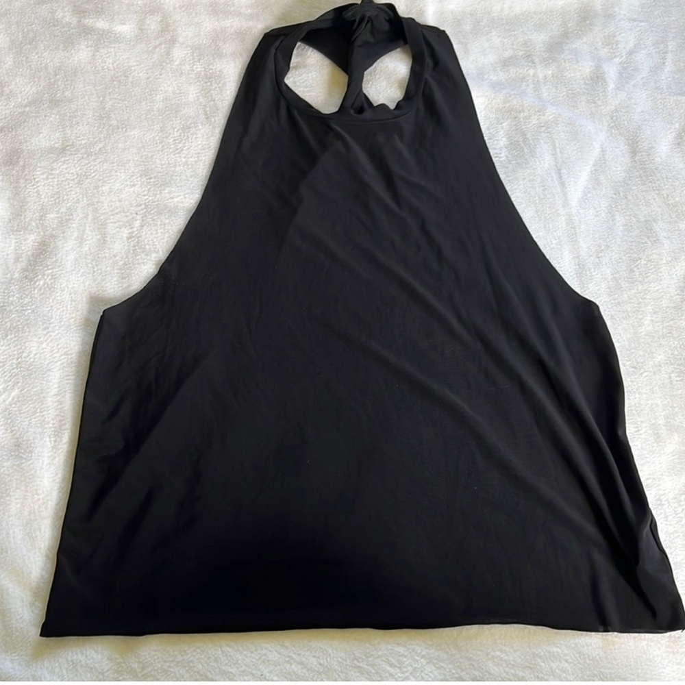 Onzie flow tank top